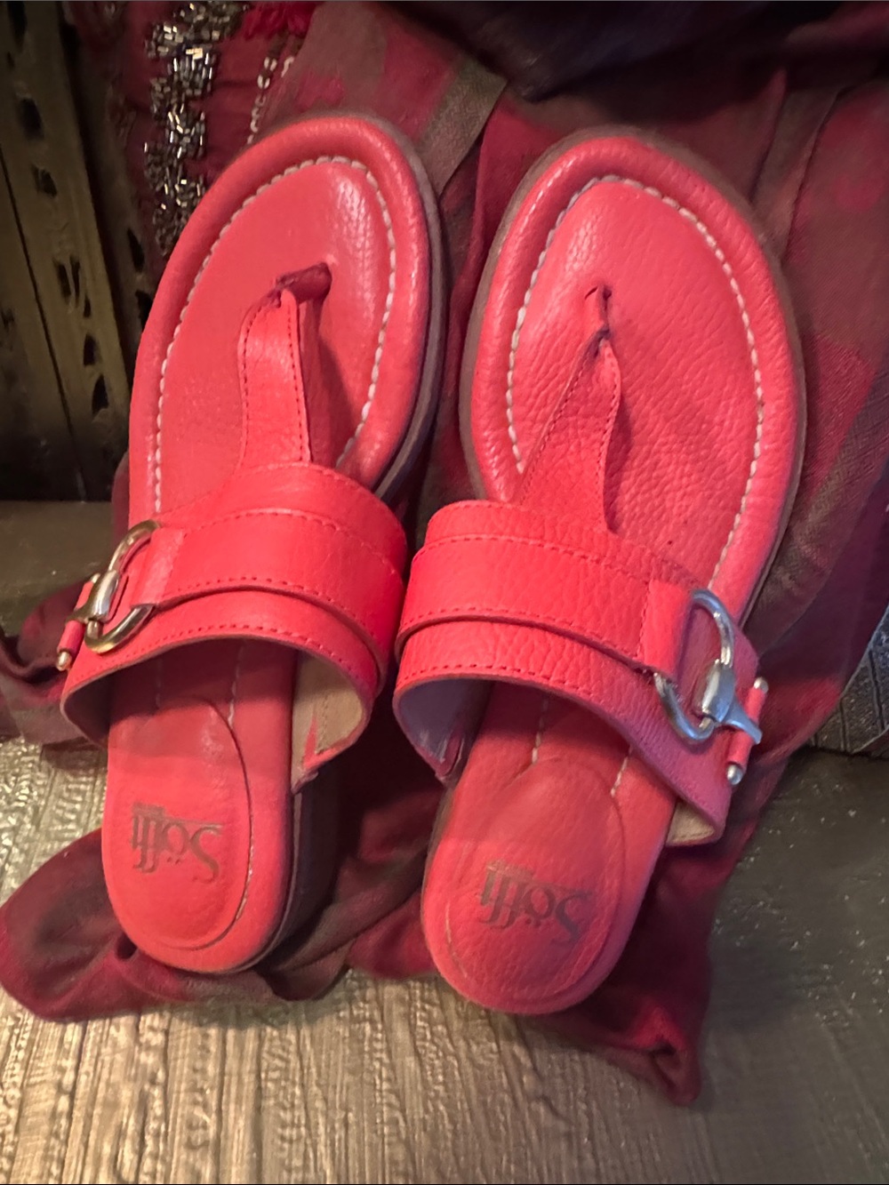 Women's Coral Red Leather Thong Sandals (SOFFT) OFFERS welcome!